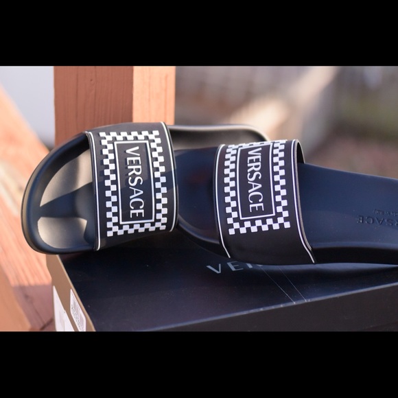 [SOLD] Vintage Box Logo Slides - Picture 9 of 9